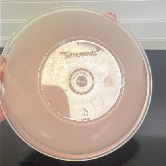 Vintage nesting Tupperware Pastel Bowl Collection with Lids - Picture 7 of 13